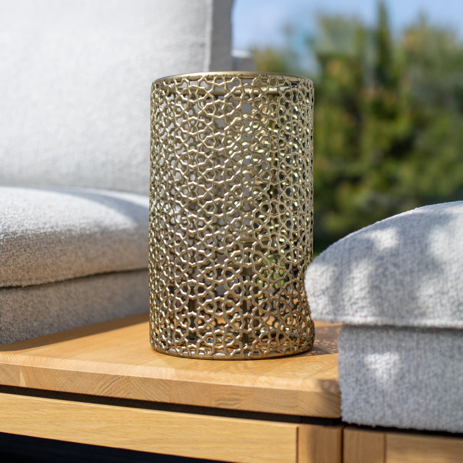 Openwork candlestick "Tropical Light"